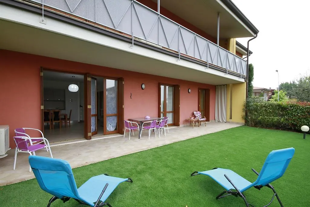 Ferienwohnung Luminoso Trilocale Con Piscina E Giardino Privato Desenzano del Garda Apartment