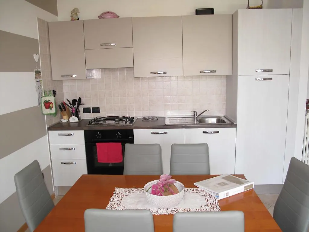 Ferienwohnung Luminoso Trilocale Con Piscina E Giardino Privato Desenzano del Garda 0*,  Italien