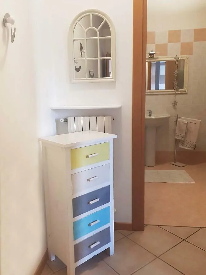 Ferienwohnung Luminoso Trilocale Con Piscina E Giardino Privato Desenzano del Garda Apartment